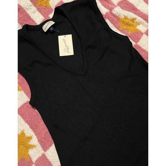 NEW Universal Thread Black Ribbed Sleeveless V Neck Bodysuit,‎ Size XL - Picture 2 of 4